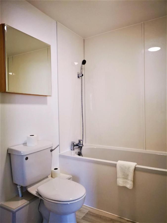 דירות ברייטון Marina Living With Parking, Balcony, Quiet And Secure מראה חיצוני תמונה